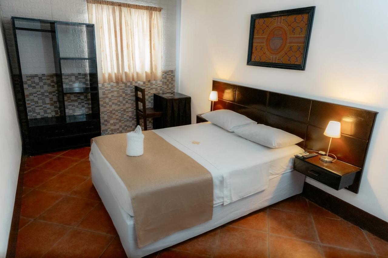 El Cauchero Hotel Iquitos Exterior photo